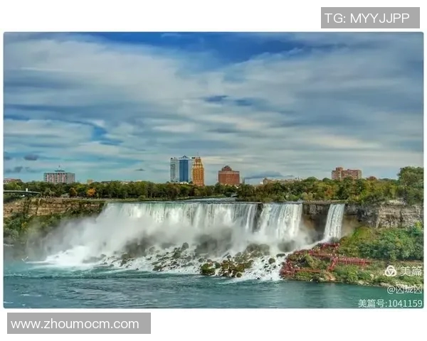 多伦多与急流的精彩对决揭示城市与自然的完美融合与碰撞 多伦多与急流的精彩对决揭示城市与自然的完美融合与碰撞